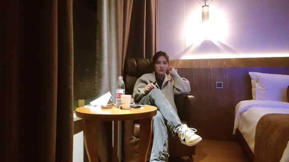 可爱微胖版三上悠亚女主播SM皮具、口球束缚发嗲自慰超级反差