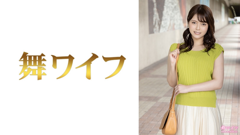 约炮良家眼镜妹！扒光裙子狂舔她湿透的嫩穴