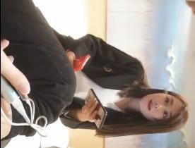 老婆要找小奶狗舔逼，