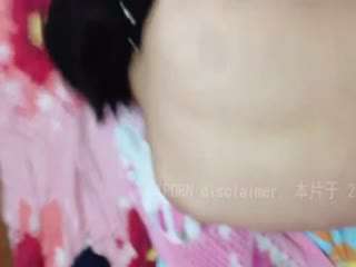 A杯港女在車上被強迫口交 A杯罩寶貝