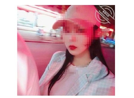 上海海关漂亮学生妹 网调视频流出 粉嫩的馒头逼在灵动的手指下泛出晶莹剔透的淫水