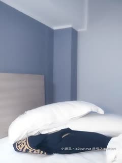 11月新流出，高质约炮大神【7BOSS】高价约了个白嫩学生妹，各种体位肏她蹂躏她