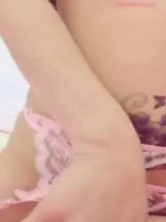 偷拍诱人嫩模私密写真第四弹