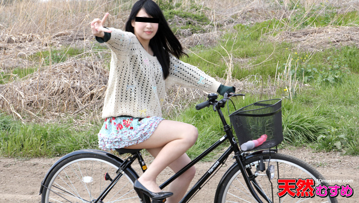 大奶妹卖力的乳交