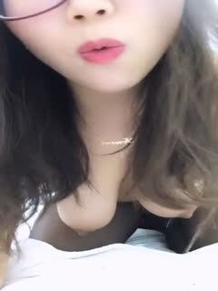 我丈夫不理我们 因为他最好的朋友在他旁边操我