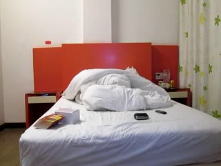 3P纹身巨乳微胖妹子口爆无套轮流插骚穴[40:29]