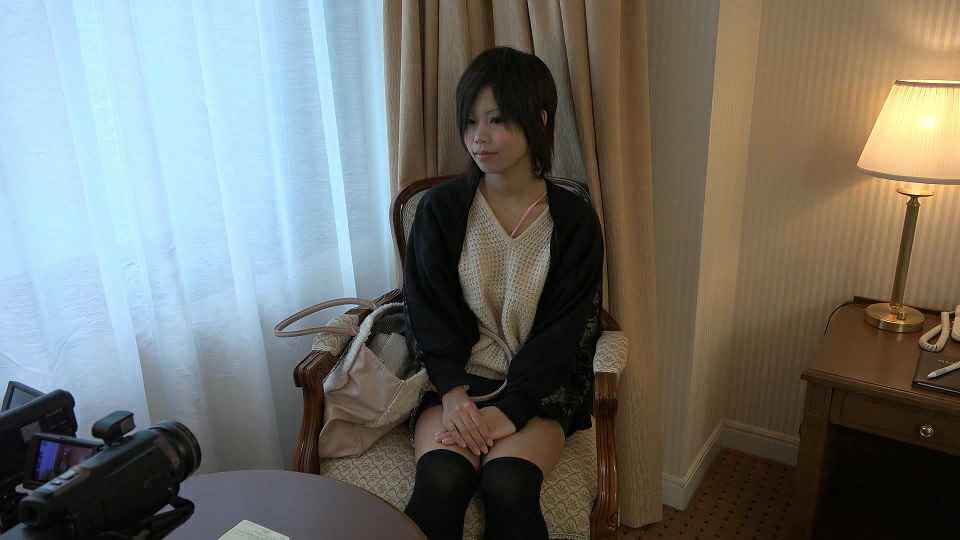 商场黑丝无内抄底 换骚丝翘臀春光爆泄 A片