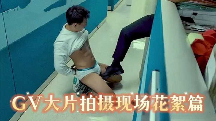 水果派波姐太淫荡三个一起上操的淫水顺腿流骚逼以后不发愁FJIN053