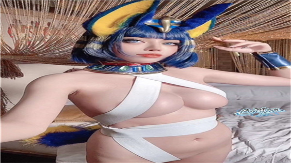 天使 天然素人 122325_01 一位拥有深喉技巧的饥渴圣诞老人