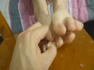 一位超可爱的已婚女子素颜被猛烈射一脸精液。芙美乃 27岁 HAWA369