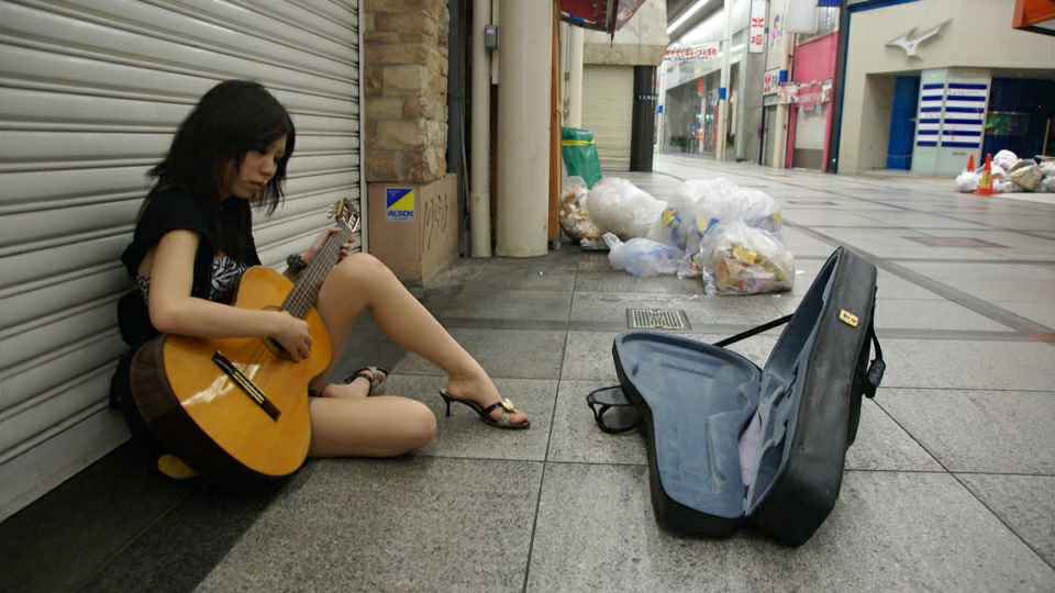 高中生地铁乱揉乱扣，女生都瘫痪了