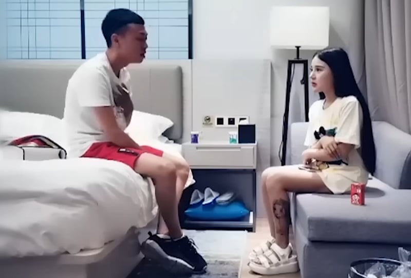 onlyFans外流 反差嫩妹 淫乳女神 下面有根棒棒糖 大合集第三彈 Part15 做愛抱著極品大長腿啪啪撞擊銷魂翹臀太爽了射不停啊