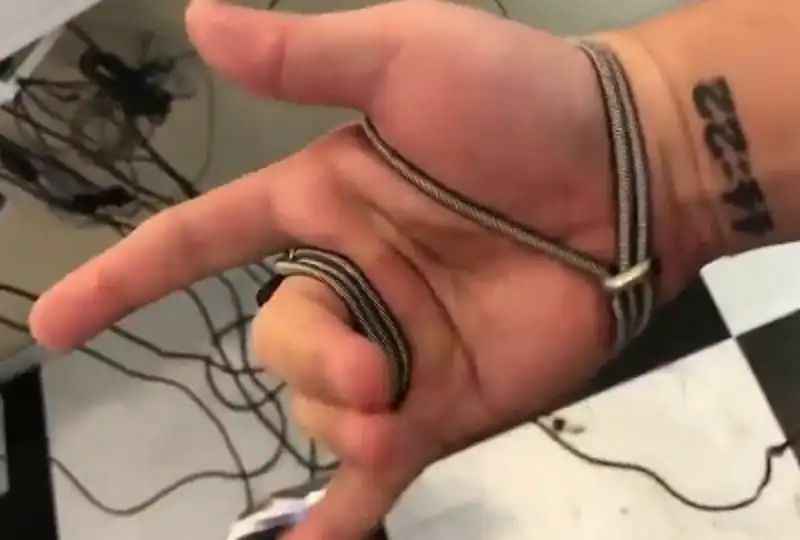 高颜值反差女神！超爱吃鸡口爆！射满一嘴！ 骚朵儿 2