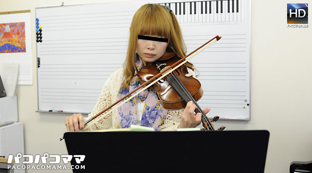 【美谷朱里 岬梓 皆月光】 DASS012 想被我喂养吗？ 养着蕾丝宠物的绝世美女