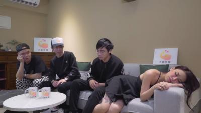 傳聞中死掉老公後絕對不會被勾引的寡婦，被送貨員看到自慰，遭到強暴性愛狂潮。南海