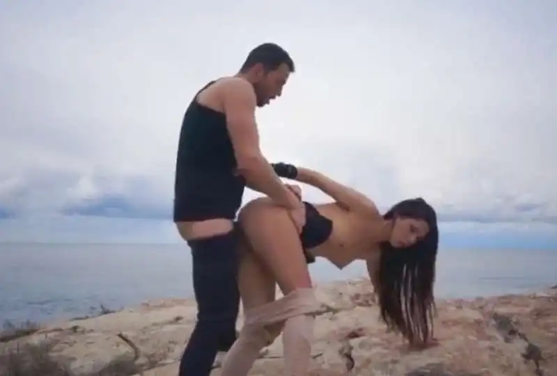 蛇舌體液 Crazy Gal Mayu Mioka