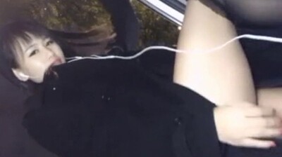 抖音网红 宵夜 付费视频流出 性感御姐狂舔玉足挑逗撩人 掰逼完美展示粉穴 纤手猛抠自慰潮喷不断！