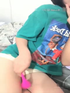 原创狂情哥哥 没钱交租被寂寞女房东勾引强上 肥臀高翘迎合猛烈抽插 最后内射骚穴！