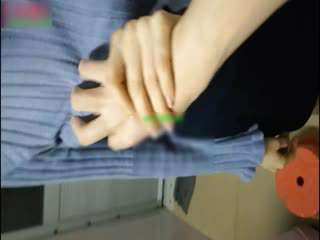 [亞洲無碼] 最新流出，艺校学生妹【骚奶雅雅】毕业无奈下海当裸模，边拍边给摄影师舔鸡巴(6V)[116 MP4 3530MB]