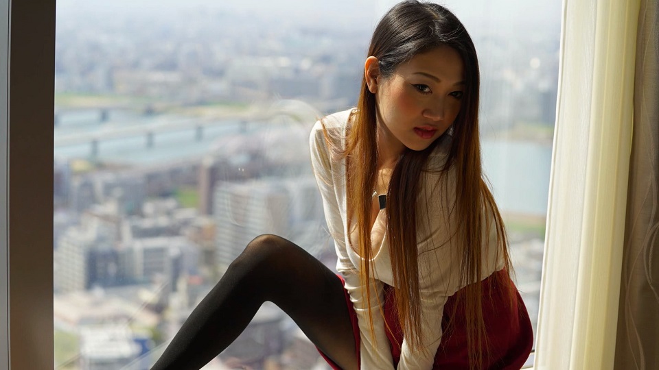 小姨子天台跟姐夫户外口交操逼 差点被人开门发现 回家继续猛干 [1v347m]