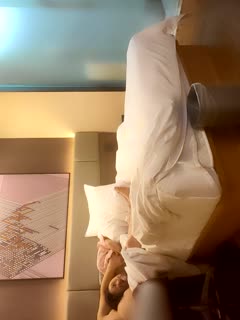 福利姬 越南骚货福利姬 miuzxc 乱伦剧情作品 禽兽儿子把巨乳继母在沙发自慰留下的情趣内衣套在硅胶模具上 想象继母臣服在自己鸡巴猛烈抽插骚逼攻势下